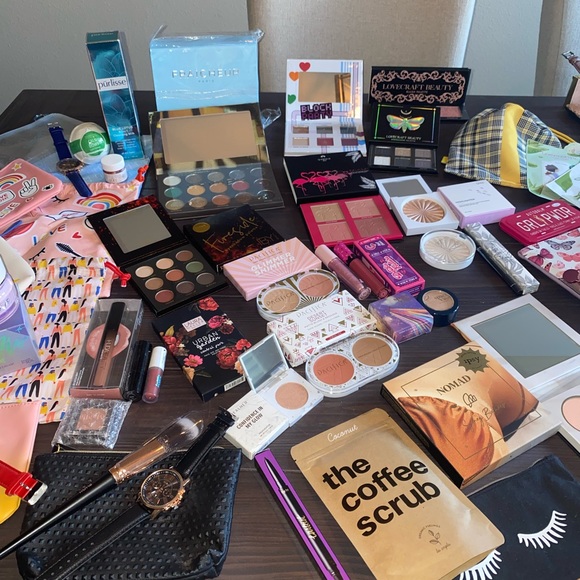 Makeup bundle - Picture 10 of 13